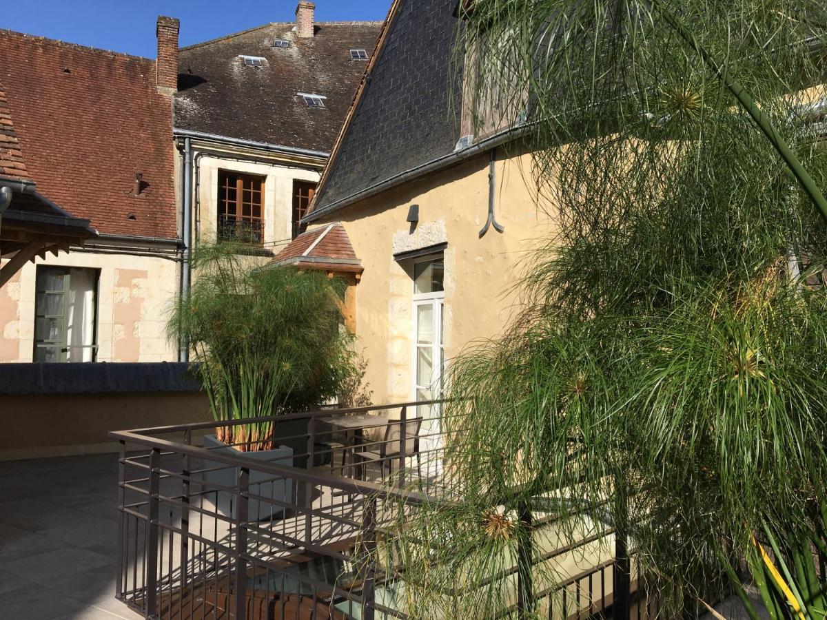 Logis - Hotel & Restaurant Du Tribunal Mortagne-au-Perche Zewnętrze zdjęcie