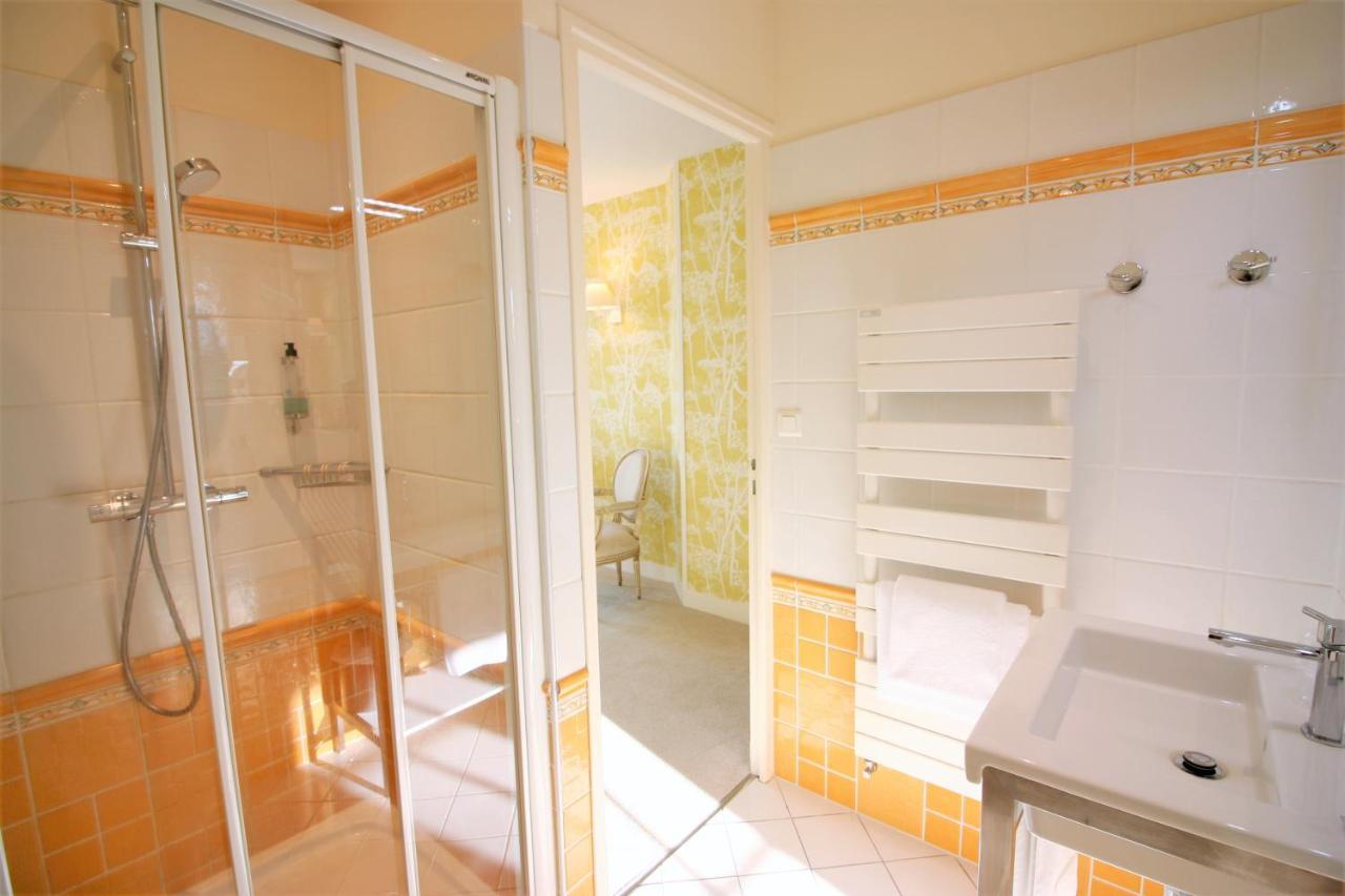 Logis - Hotel & Restaurant Du Tribunal Mortagne-au-Perche Zewnętrze zdjęcie