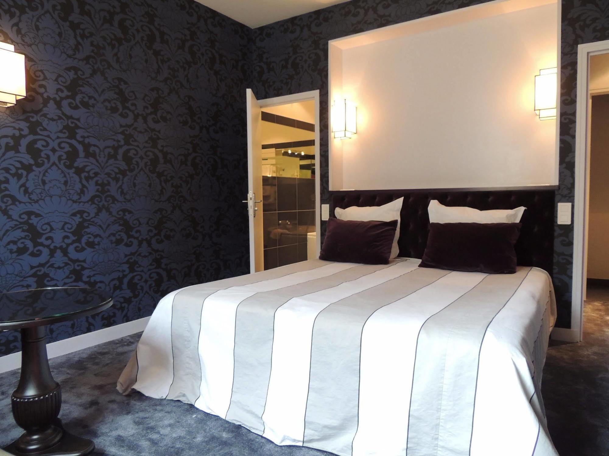 Logis - Hotel & Restaurant Du Tribunal Mortagne-au-Perche Zewnętrze zdjęcie